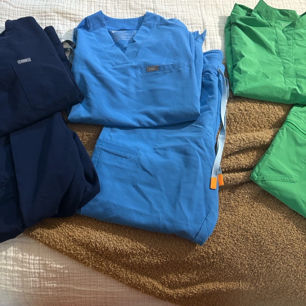 Figs Vibrant Green Scrub Top
